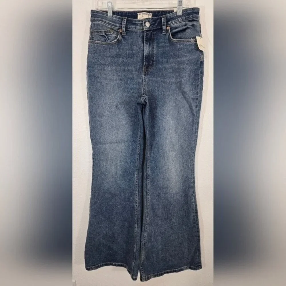 *NEW* We The Free Curvy Vintage High Rise Flare Jeans Hippie Boho Festival, 31 - Picture 1 of 9